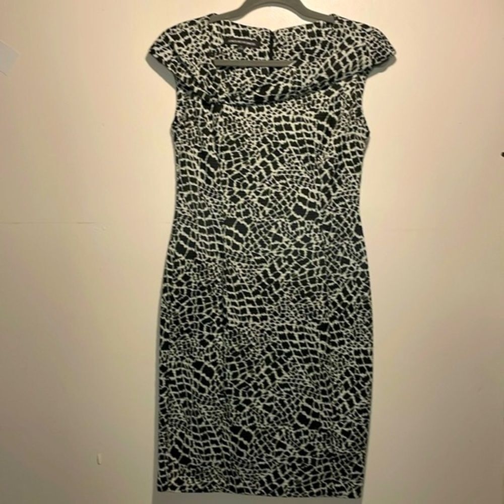 Jones Wear Dress- Y2K Black White Animal Print Woven Knit Sheath Dress- Size 4